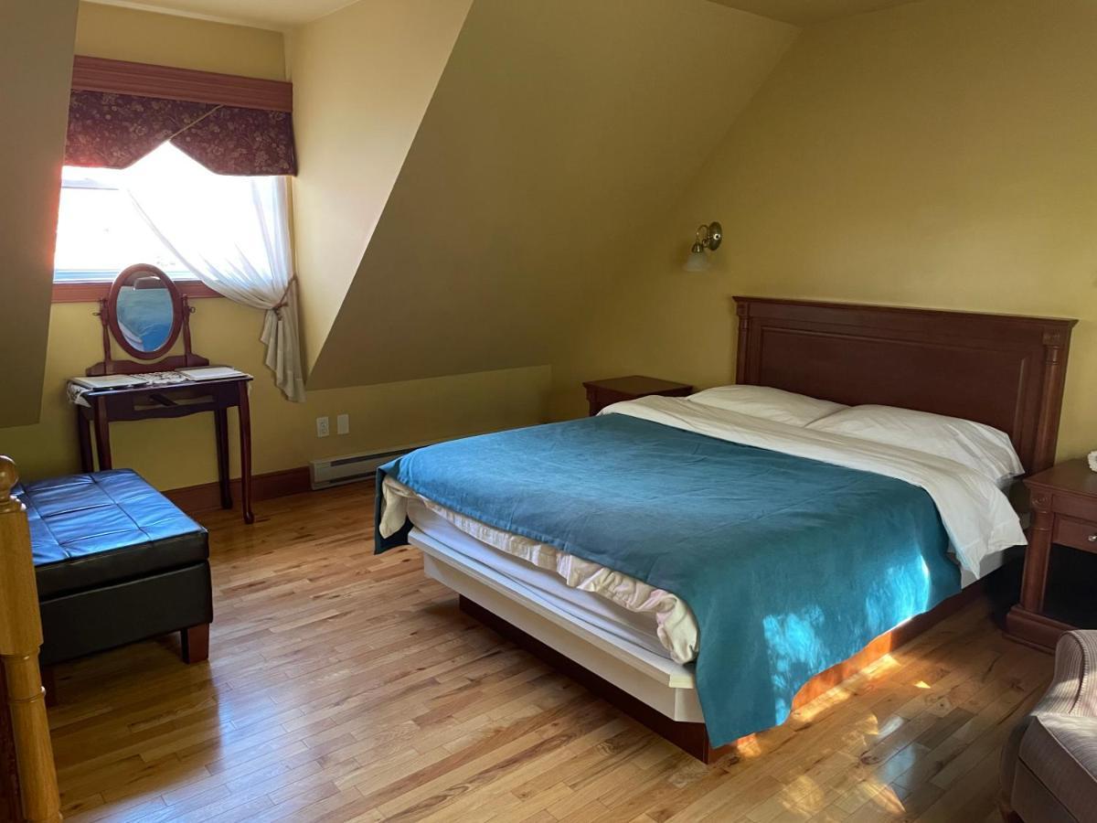 Au P'tit Sapin Motel Mirabel